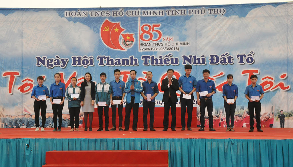 Truong Dai hoc Hung Vuong tham gia Ngay hoi thanh thieu nhi dat To