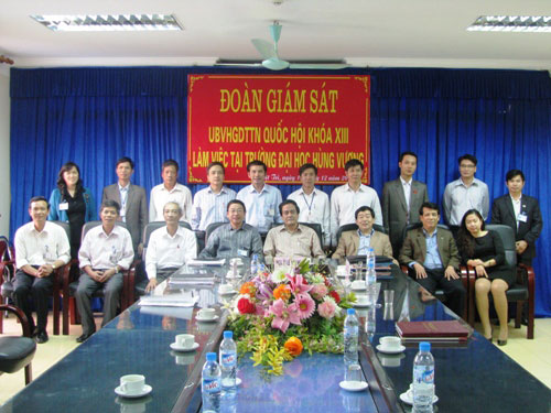 Uy ban Van hoa, Giao duc, Thanh nien, Thieu nien va Nhi dong Quoc Hoi lam viec tai Truong Dai hoc Hung Vuong