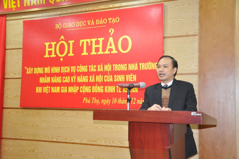 Truong Dai hoc Hung Vuong phoi hop to chuc Hoi thao “Xay dung mo hinh dich vu cong tac xa hoi trong nha truong nham nang cao ky nang xa hoi cua sinh vien khi Viet Nam ra nhap cong dong kinh te ASEAN”