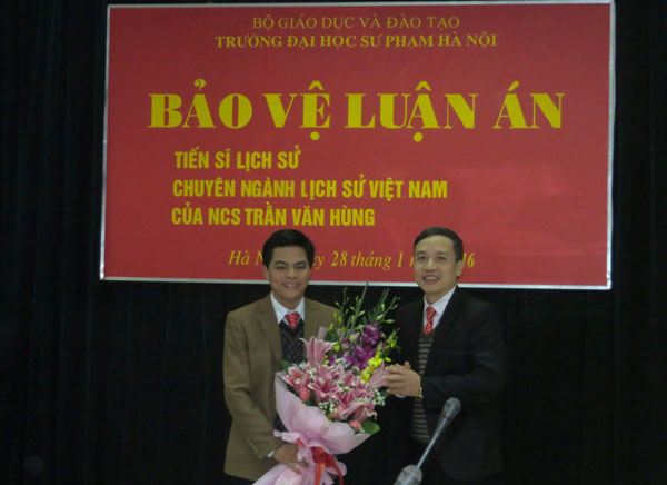 Nghien cuu sinh Tran Van Hung bao ve thanh cong Luan an tien si