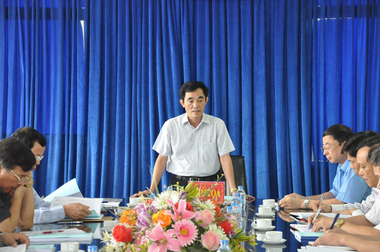 Doan Giam sat Ban Kinh te va Ngan sach, HDND tinh Phu Tho lam viec voi Truong Dai hoc Hung Vuong