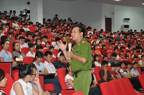 Truong Dai hoc Hung Vuong to chuc chuong trinh giao luu sinh vien voi cong tac phong, chong ma tuy