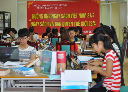 Truong Dai hoc Hung Vuong to chuc chuong trinh Ngay hoi doc sach nam hoc 2013-2014