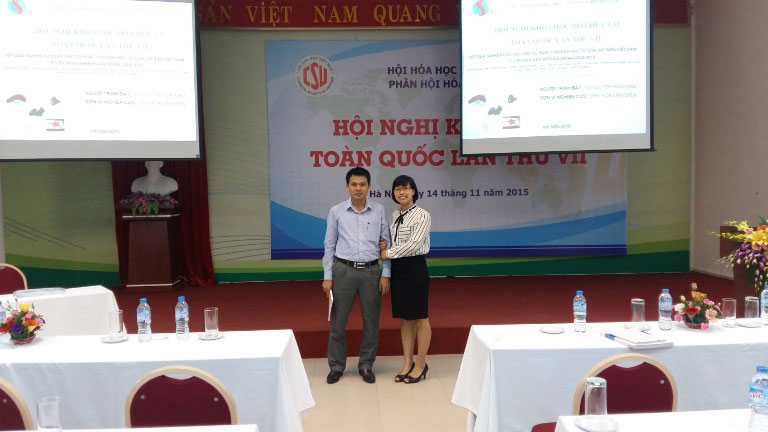 Doan can bo, giang vien Khoa Khoa hoc Tu nhien tham du Hoi nghi hoa hoc huu co toan quoc lan thu VII