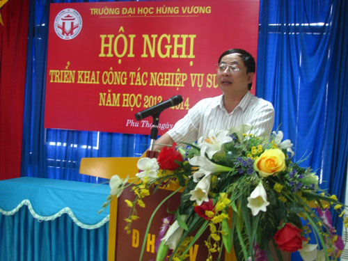 Truong Dai hoc Hung Vuong to chuc Hoi nghi trien khai cong tac nghiep vu su pham nam hoc 2013-2014