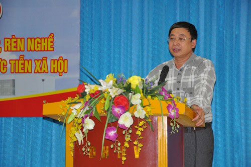 Khoa Kinh te va Quan tri Kinh doanh, Truong Dai hoc Hung Vuong to chuc Hoi thao khoa hoc 