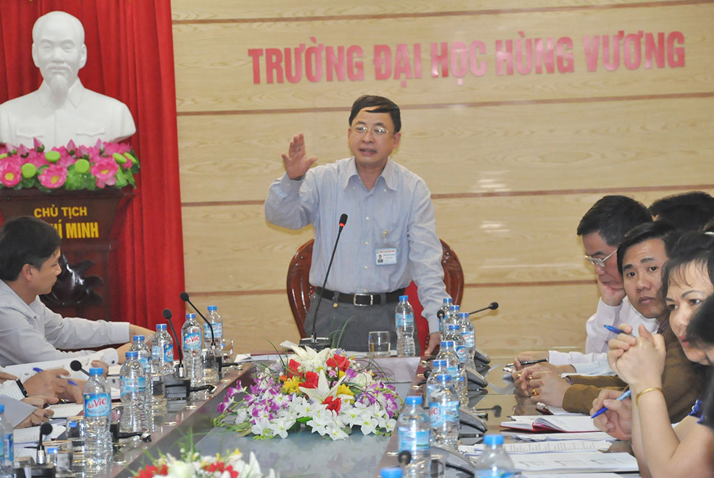 Truong Dai hoc Hung Vuong to chuc phien hop Hoi dong Dam bao chat luong lan thu ba