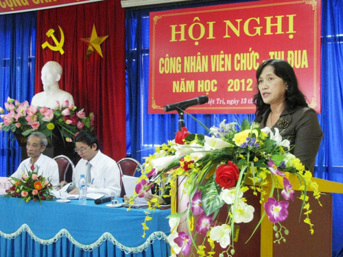 Hoi nghi Cong nhan – Vien chuc va Thi dua nam hoc 2012 – 2013