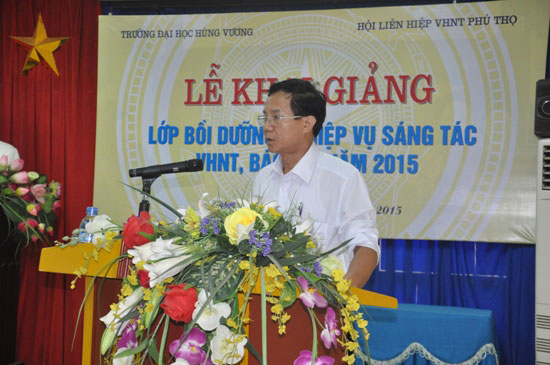 Truong Dai hoc Hung Vuong phoi hop to chuc lop boi duong nghiep vu sang tac van hoc nghe thuat, bao chi nam 2015