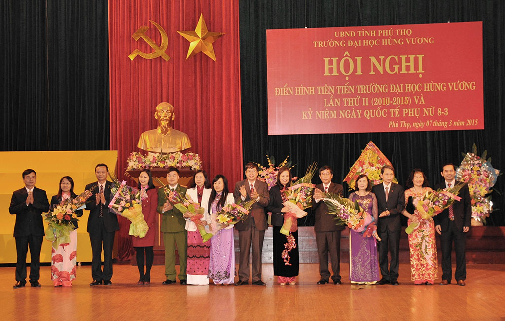 Truong Dai hoc Hung Vuong to chuc Hoi nghi dien hinh tien tien lan thu II (2010-2015) va ky niem ngay Quoc te Phu nu 8/3