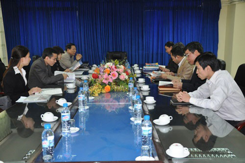 Doan cong tac cua So Thong tin Truyen thong lam viec voi Truong Dai hoc Hung Vuong
