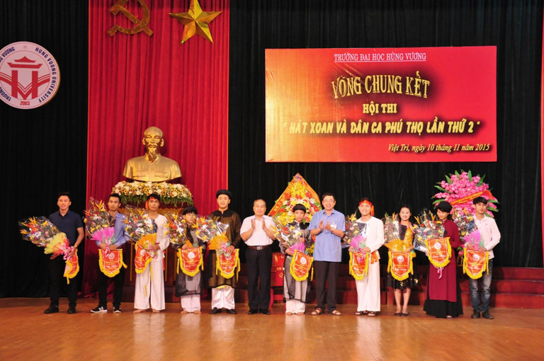 Truong Dai hoc Hung Vuong to chuc vong chung ket Hoi thi Hat Xoan va Dan ca Phu Tho lan thu hai