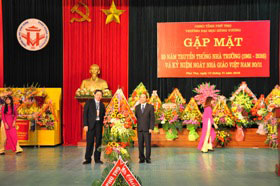 Truòng Dại học Hung Vuong tỏ chúc Gap mat 55 nam Ngày thành lạp Truòng (1961-2016) và ky niem Ngay nha giao Viet Nam 20/11