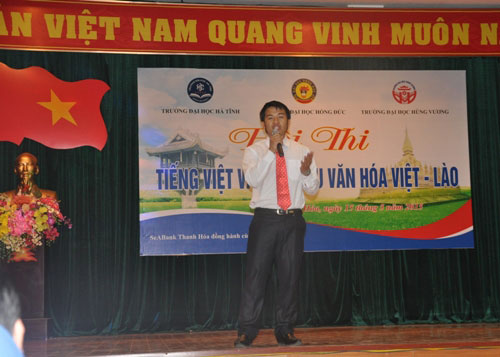 Luu hoc sinh Lao cua Truong Dai hoc Hung Vuong tham gia Hoi thi tieng Viet va giao luu van hoa Viet – Lao nam 2015 tai Truong Dai hoc Hong Duc – Thanh Hoa