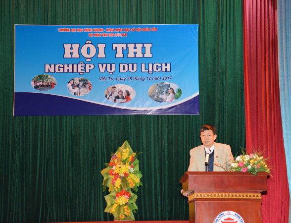 Hoi thi Nghiep vu Du lich - Khoa Khoa hoc Xa hoi va Nhan van thanh cong tot dep