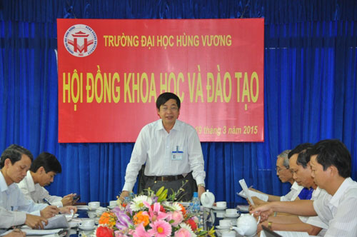 Truong Dai hoc Hung Vuong to chuc hop Hoi dong Khoa hoc va Dao tao 