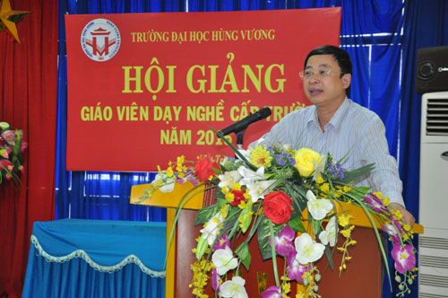 Truong Dai hoc Hung Vuong to chuc Hoi giang giao vien day nghe cap truong nam 2015