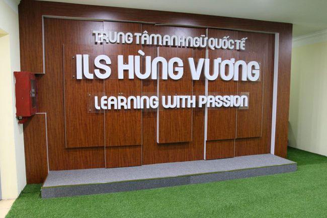Truong Dai hoc Hung Vuong lam viec voi Trung tam Ngoai ngu ILS Viet Nam