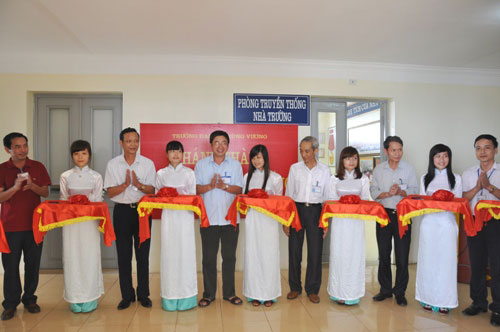 Truong Dai hoc Hung Vuong to chuc khanh thanh Phong Truyen thong tai co so Viet Tri
