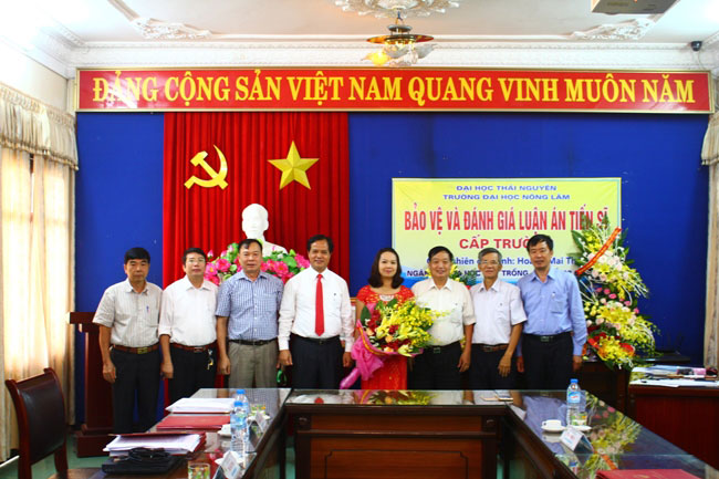 Nghien cuu sinh Hoang Mai Thao bao ve thanh cong Luan an Tien si tai Truong DH Nong Lam, Dai hoc Thai Nguyen