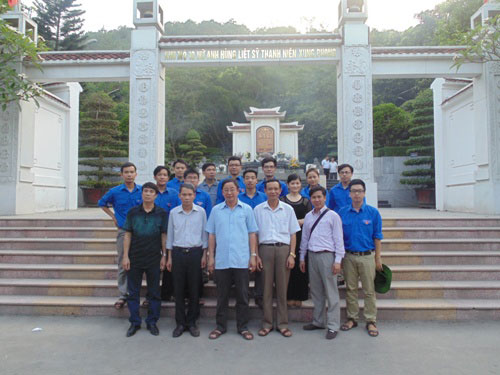 Hanh trinh ve coi nguon lich su cua Doan TNCS Ho Chi Minh truong Dai hoc Hung Vuong 
