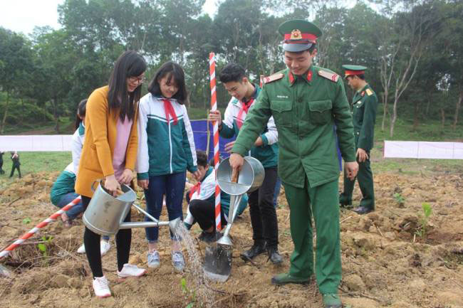 Nguyen Thi My Hanh va thanh tich noi troi trong huong dan hoc sinh gioi