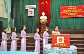 Sinh vien Truong Dai hoc Hung Vuong no nuc tham gia bo phieu bau cu dai bieu Quoc hoi khoa XIV va HDND cac cap nhiem ky 2016 – 2021