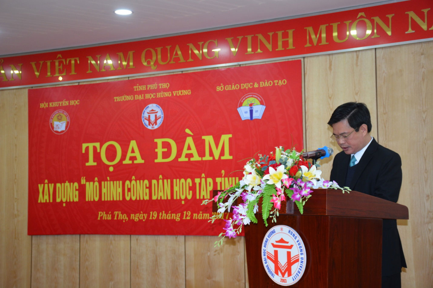 Toa dam: Xay dung “Mo hinh cong dan hoc tap” tinh Phu Tho nam 2017 tai Truong Dai hoc Hung Vuong 