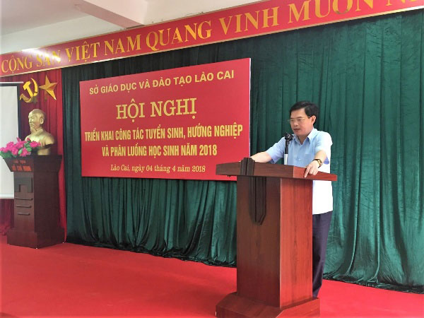 Doan cong tac Truong Dai hoc Hung Vuong tham du Hoi nghi trien khai cong tac tuyen sinh, huong nghiep va phan luong hoc sinh nam 2018 tai tinh Lao Cai