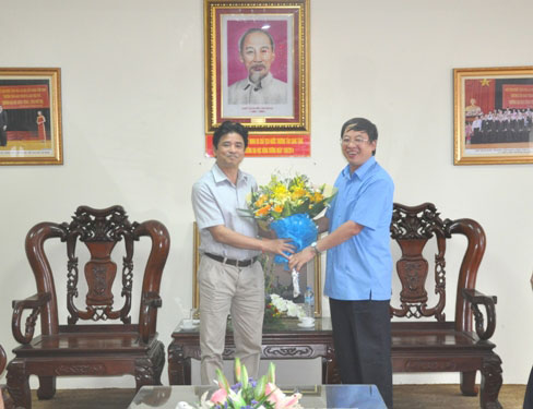 Doan cong tac cua Vu Phat trien Khoa hoc va Cong nghe dia phuong, Bo Khoa hoc & Cong nghe tham va lam viec voi Truong Dai hoc Hung Vuong
