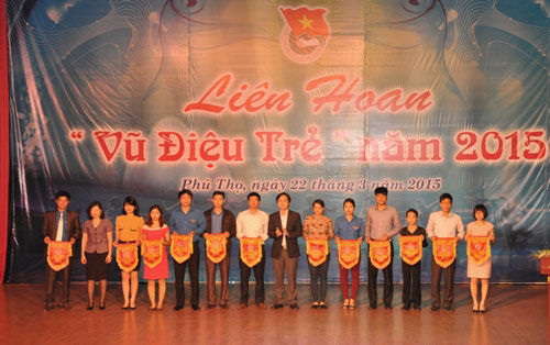 Truong Dai hoc Hung Vuong tham gia 