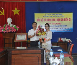 Nghien cuu sinh Nguyen Thi Quyen – Giang vien Khoa Nong Lam Ngu, Truong DH Hung Vuong bao ve thanh cong luan an Tien si 