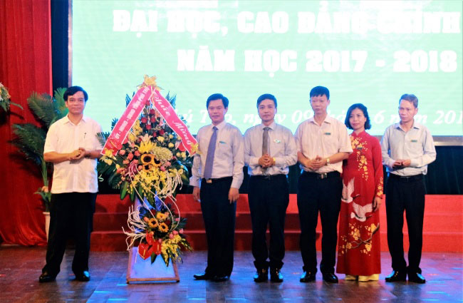Le be giang va trao bang tot nghiep nam hoc 2017 – 2018