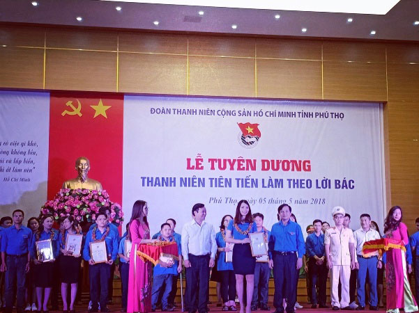 Dong chi Dao Thi Thuy Huong – Cuu sinh vien Khoa 4, Truong Dai hoc Hung vuong – Guong sang thanh nien tien tien lam theo loi Bac nam 2018