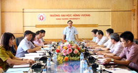 Doan Khao sat cua HDND tinh Phu Tho lam viec voi Truong Dai hoc Hung Vuong