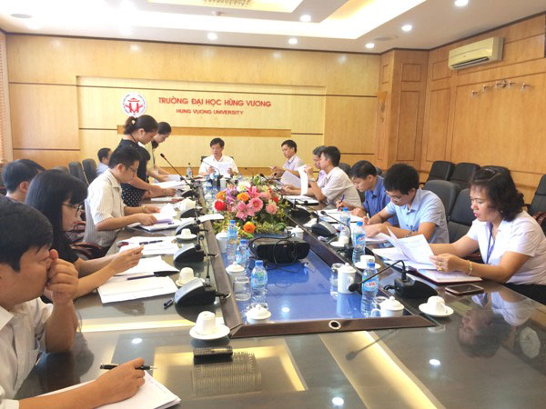 Truong Dai hoc Hung Vuong to chuc Duyet muc tieu chat luong va cac hoat dong chuyen mon nam hoc 2017- 2018