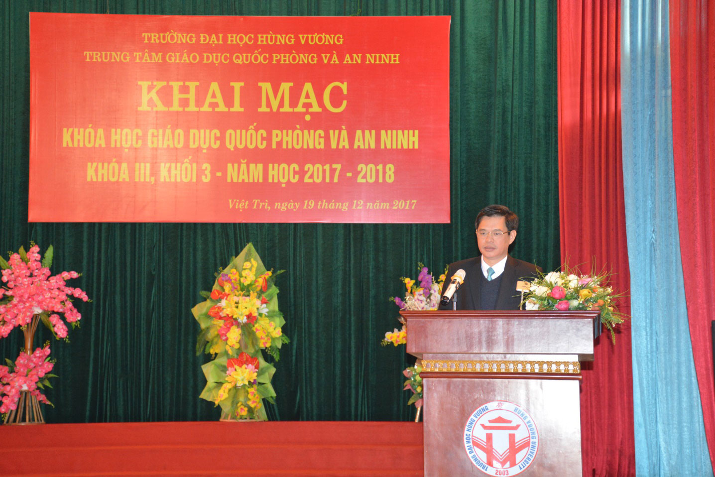 Khai mac khoa hoc Giao duc Quoc phong va An ninh tap trung khoa III, khoi 3, nam hoc 2017 - 2018