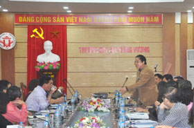 Doan cong tac cua Hoc vien Dan toc tham va lam viec voi Truong Dai hoc Hung Vuong