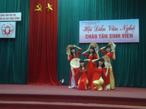 Hoi dien van nghe chao tan sinh vien nam 2013 Khoa Khoa hoc Tu nhien