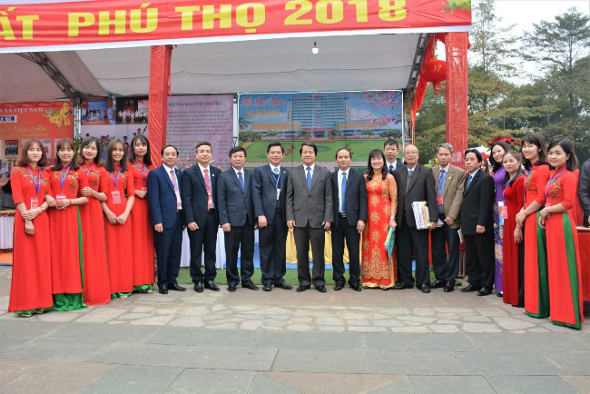 Truong Dai hoc Hung Vuong tham gia Hoi bao xuan Mau Tuat 2018