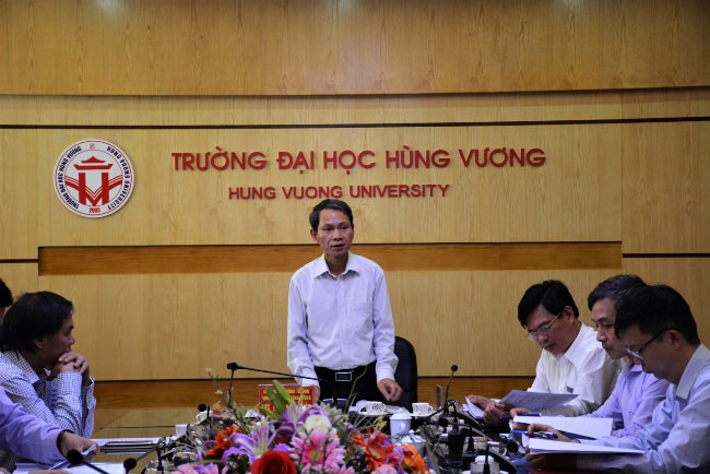 Hoi nghi Hoi dong truong Truong DH Hung Vuong phien thu 8, nhiem ky 2015 – 2020