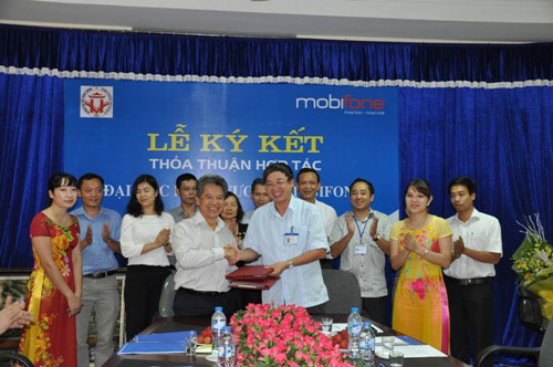 Truong Dai hoc Hung Vuong ky ket Thoa thuan hop tac voi Cong ty Mobifone