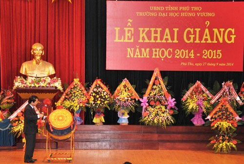 Truong Dai hoc Hung Vuong to chuc le khai giang nam hoc 2014-2015