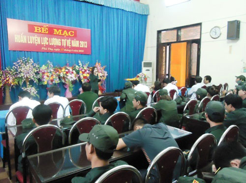 Truong Dai hoc Hung Vuong hoan thanh xuat sac dot huan luyen quan su - giao duc chinh tri luc luong dan quan tu ve nam 2013