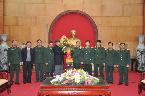 Truong Dai hoc Hung Vuong to chuc nhieu hoat dong ky niem 69 nam Ngay thanh lap Quan doi nhan dan Viet Nam