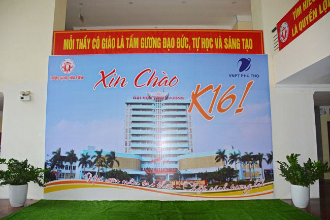 San sang chao don Tan sinh vien K16 nhap hoc