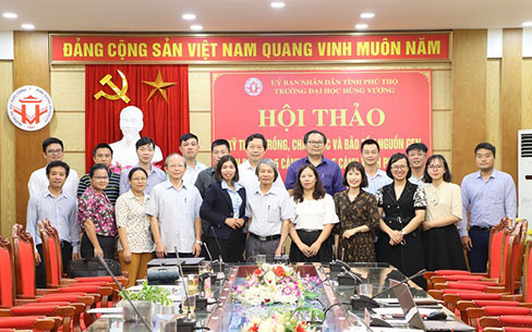 Truong Dai hoc Hung Vuong to chuc Hoi thao khoa hoc: Ky thuat trong, cham soc va bao ton nguon gen Lan ban dia 5 canh trang, 5 canh xanh Phu Tho