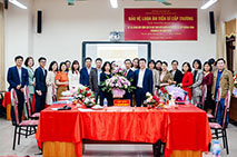 NCS. Nguyen Xuan Tu bao ve thanh cong Luan an Tien si chuyen nganh Toan Giai tich