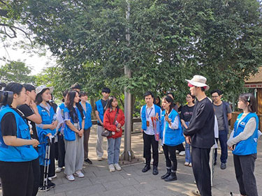 Doan Hiep hoi Chau A Thai Binh Duong (PAS) - Han Quoc voi hanh trinh ve nguon dan toc Viet Nam “Dang huong tuong niem cac Vua Hung” tai Khu DTLS Quoc gia Den Hung