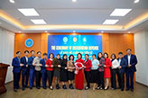 Nghien cuu sinh Pham Thi Thu Huong bao ve thanh cong luan an Tien si tai Truong Dai hoc Kinh te & Quan tri kinh doanh Thai Nguyen 